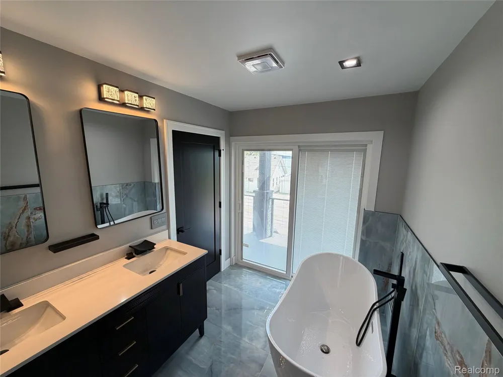 561 E Walled Lake Drive Walled Lake City, MI 48390