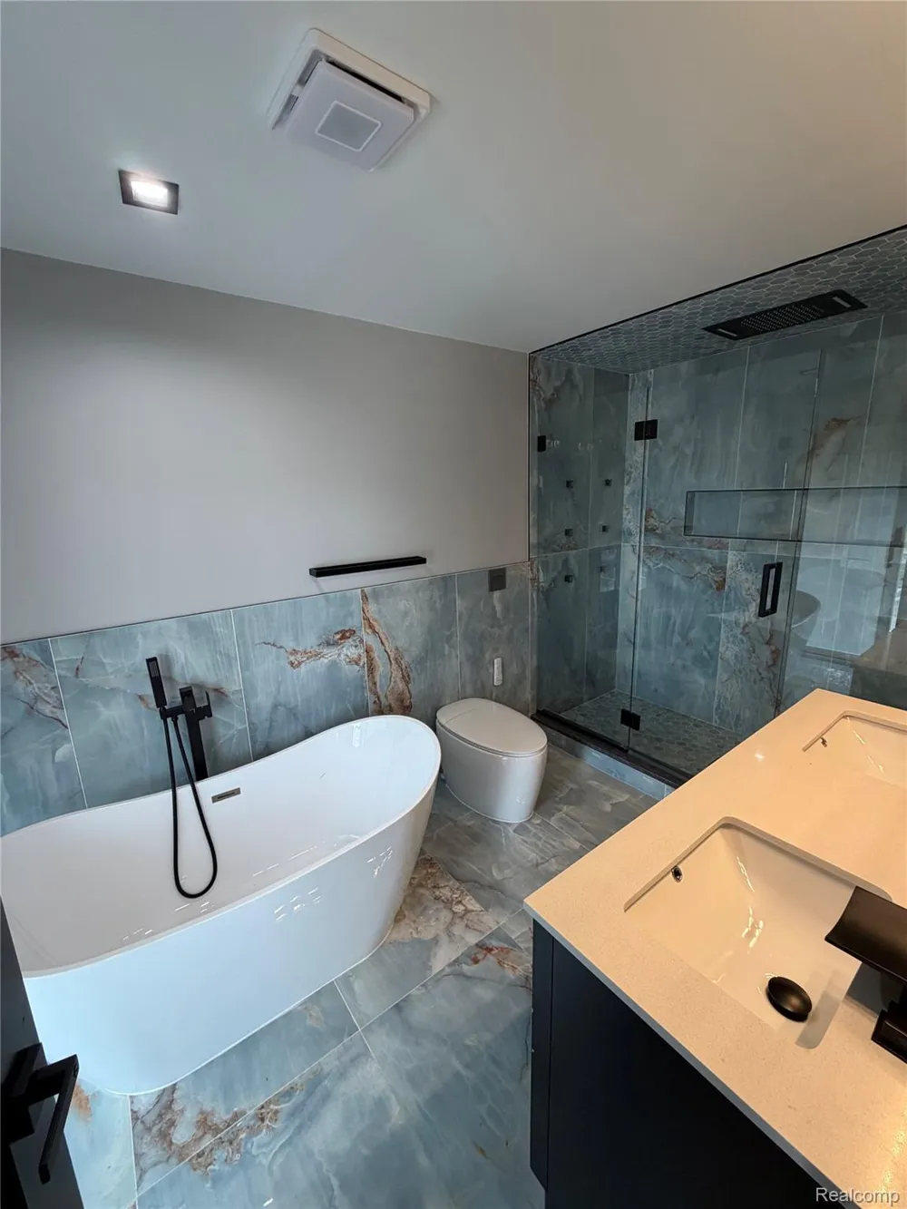 561 E Walled Lake Drive Walled Lake City, MI 48390