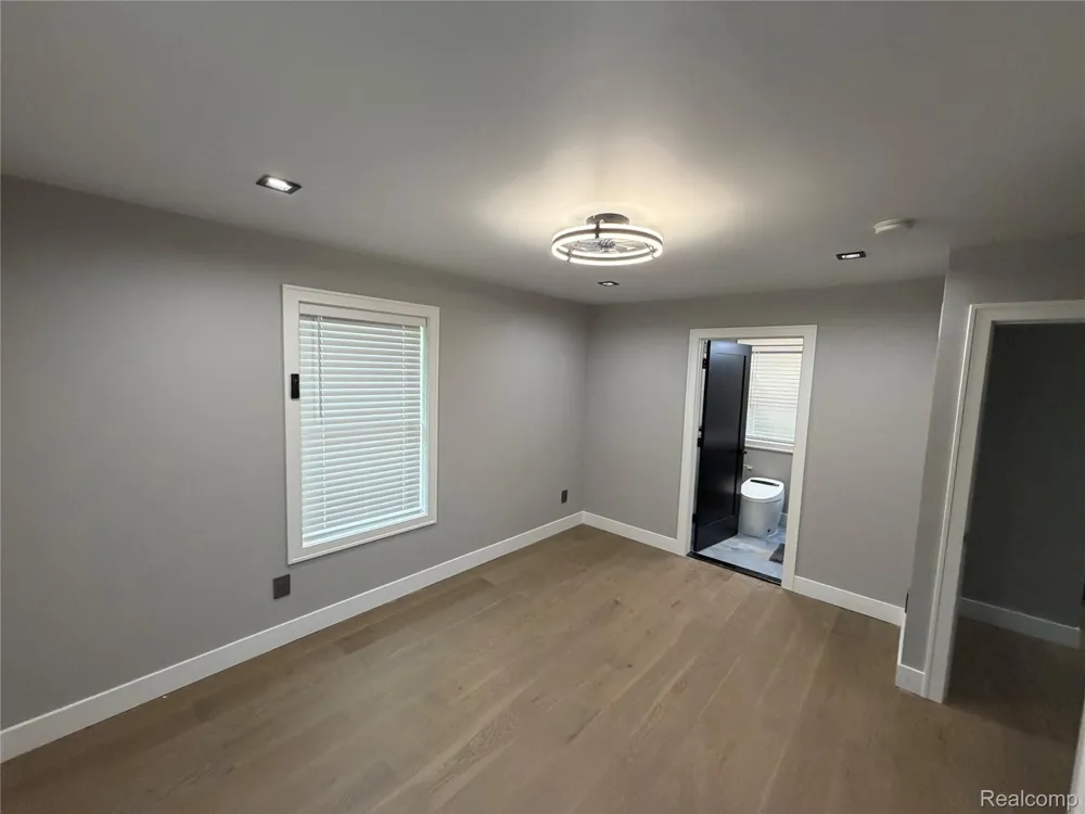 561 E Walled Lake Drive Walled Lake City, MI 48390