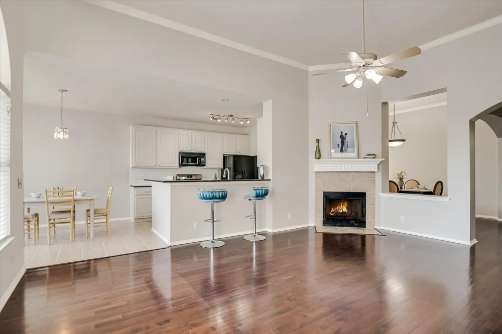 11524 Emerald Falls Drive Austin, TX 78738