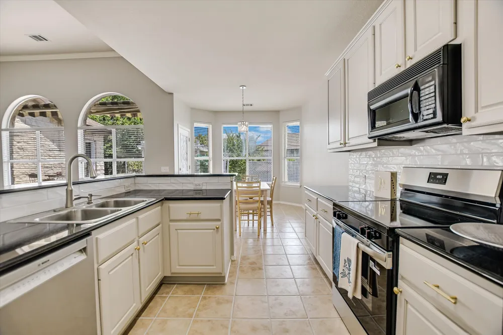 11524 Emerald Falls Drive Austin, TX 78738