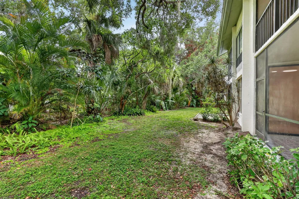 5250 SE Seascape Way #102 Stuart, FL 34997