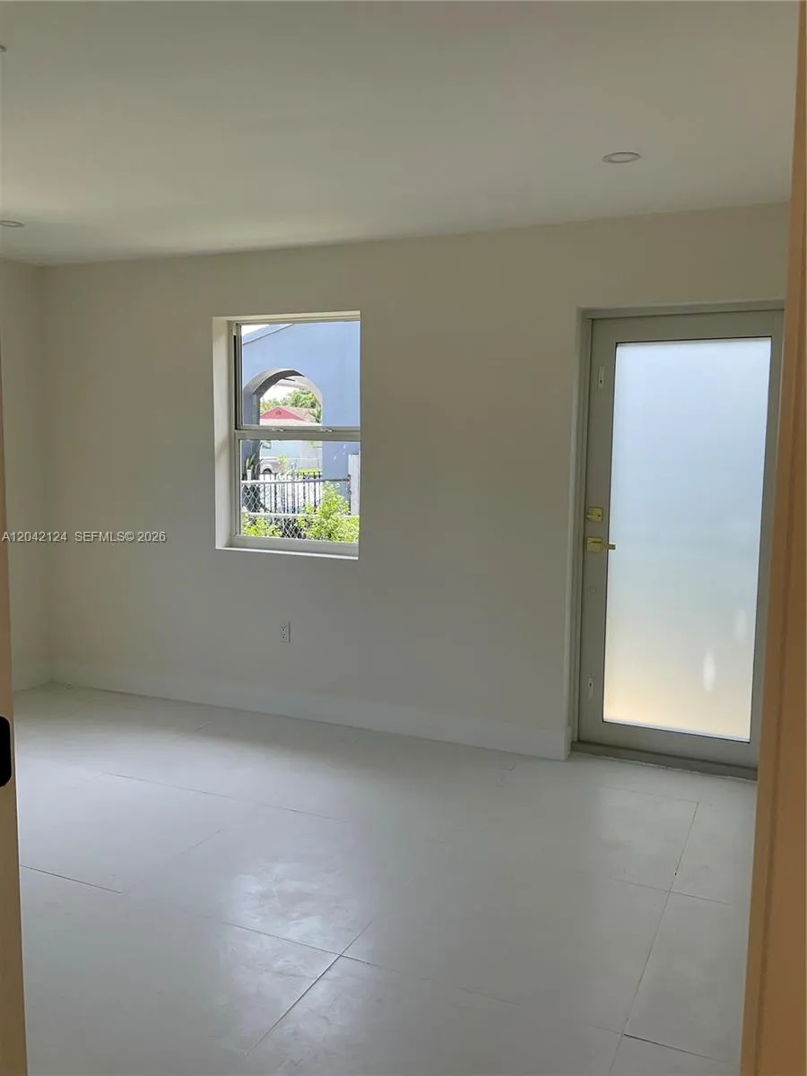 2315 NW 3rd St Miami, FL 33125