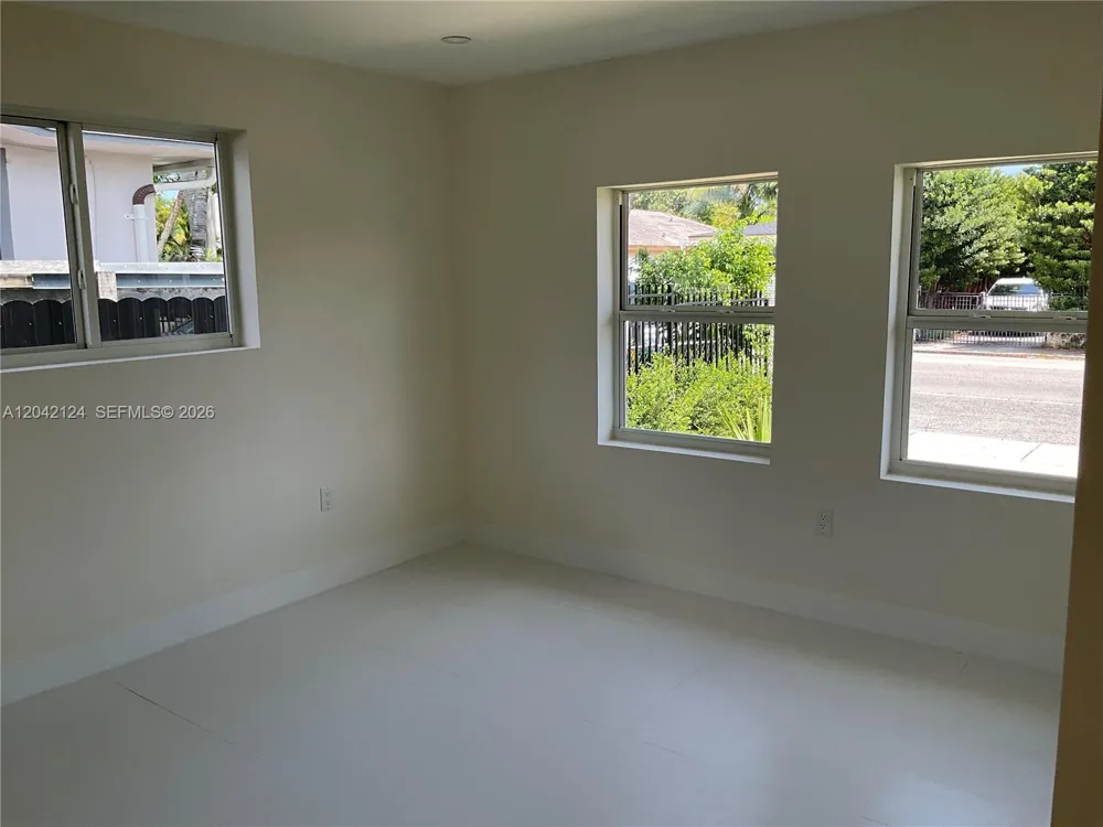 2315 NW 3rd St Miami, FL 33125