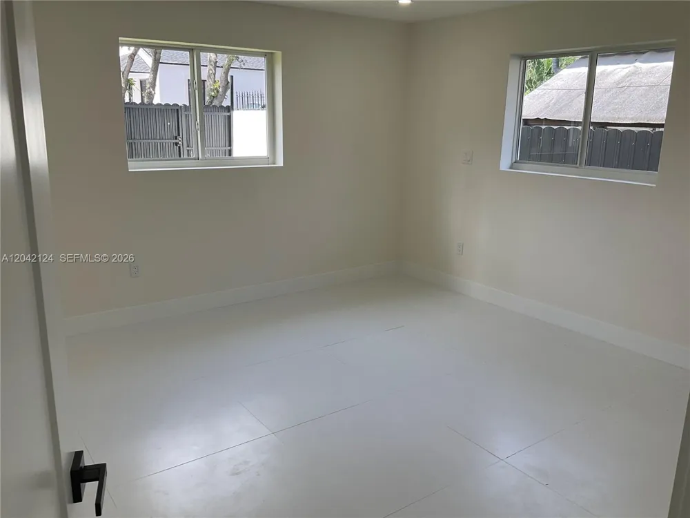 2315 NW 3rd St Miami, FL 33125