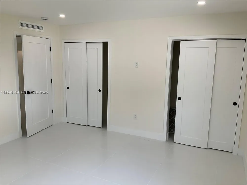 2315 NW 3rd St Miami, FL 33125
