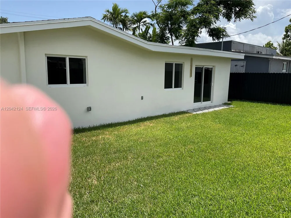 2315 NW 3rd St Miami, FL 33125