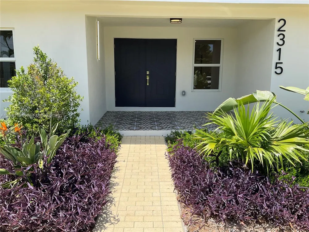 2315 NW 3rd St Miami, FL 33125
