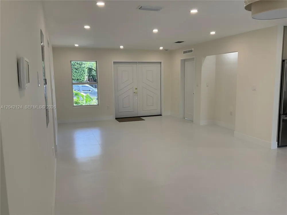 2315 NW 3rd St Miami, FL 33125