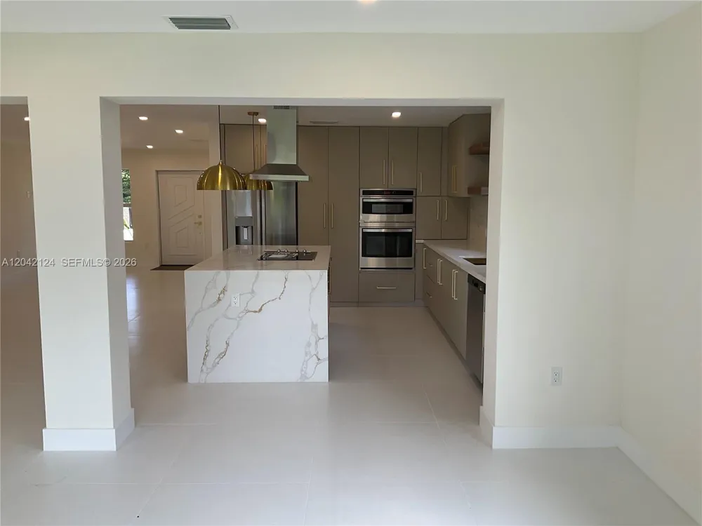 2315 NW 3rd St Miami, FL 33125