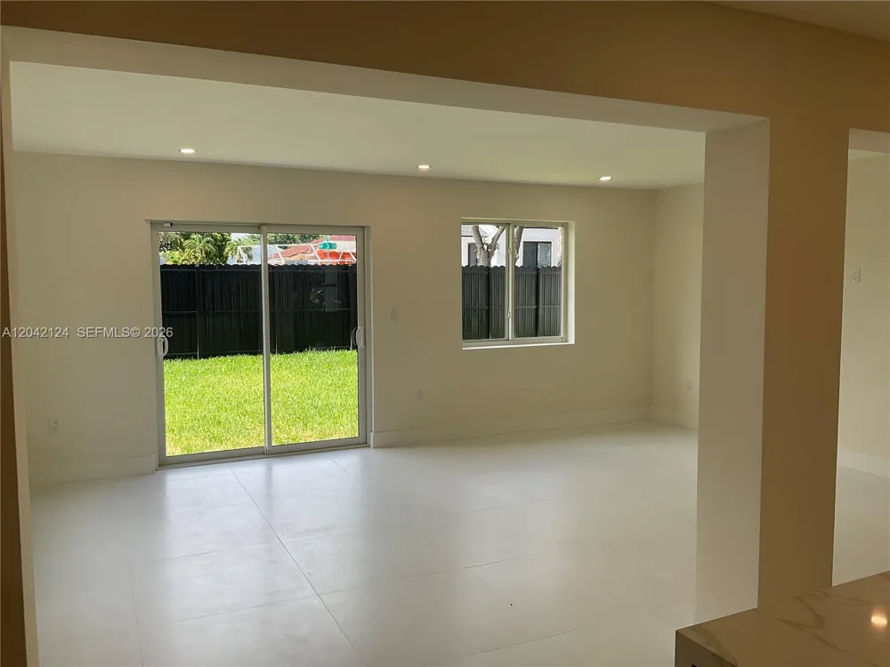 2315 NW 3rd St Miami, FL 33125