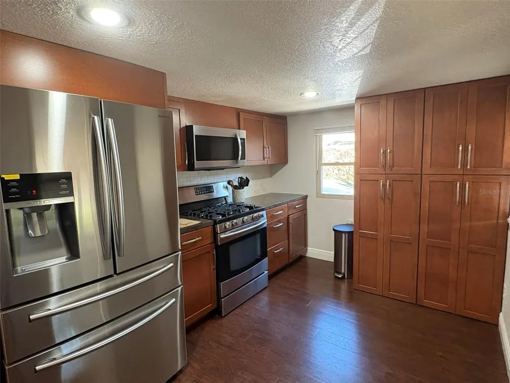 1040 S OHIO AVE Lakeland, FL 33803