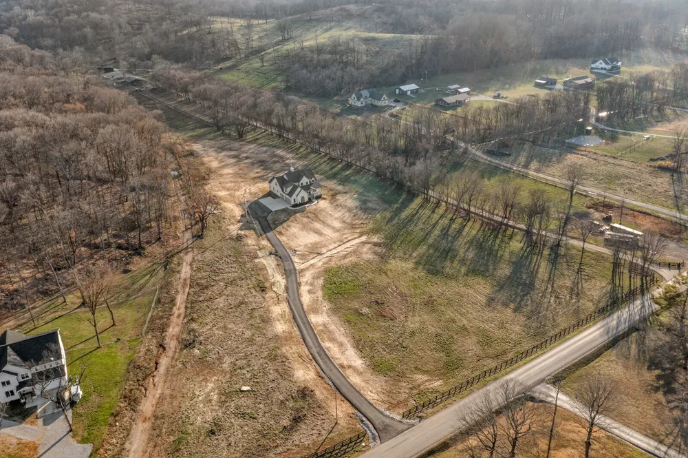 4289 Moore Ln Culleoka, TN 38451