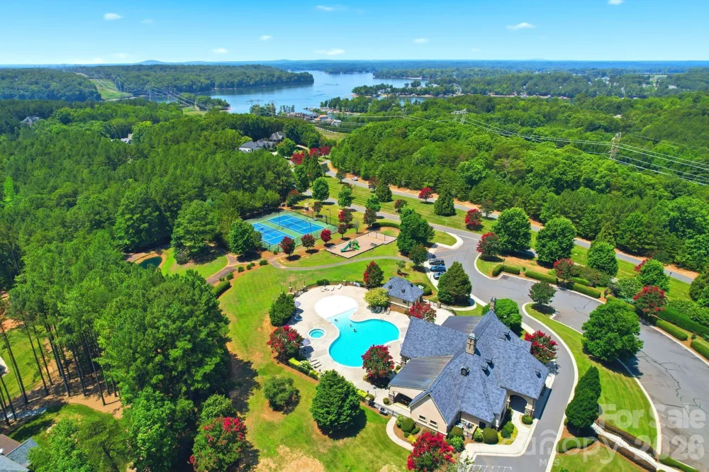 1324 Reflection Pointe Boulevard Belmont, NC 28012