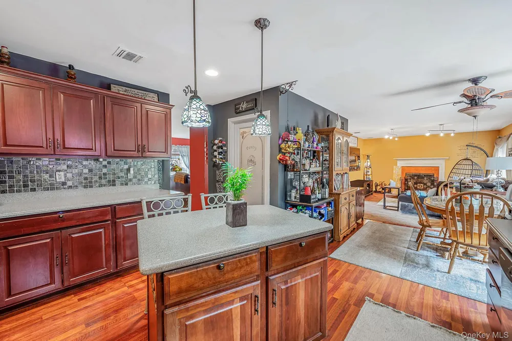17 Holmes Avenue Eastport, NY 11941
