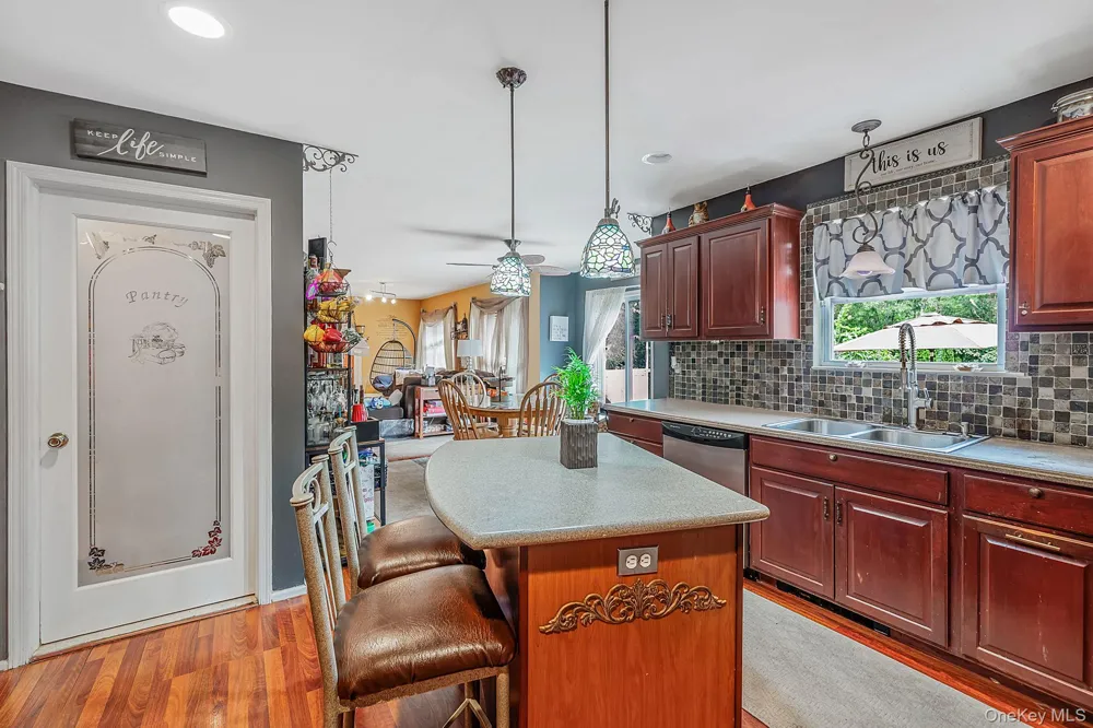 17 Holmes Avenue Eastport, NY 11941