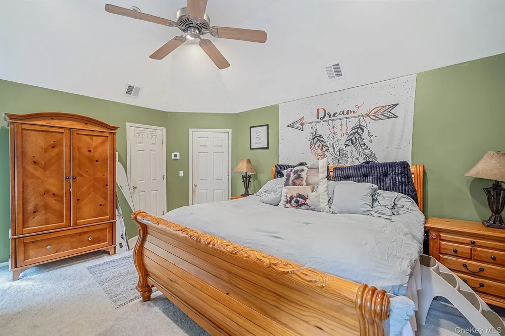 17 Holmes Avenue Eastport, NY 11941