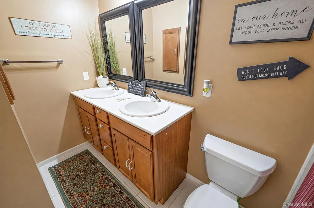 17 Holmes Avenue Eastport, NY 11941