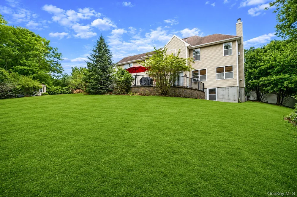 17 Holmes Avenue Eastport, NY 11941