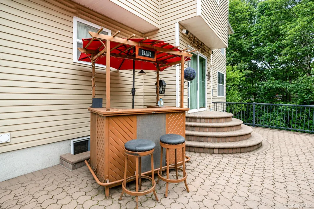 17 Holmes Avenue Eastport, NY 11941