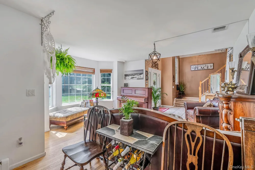 17 Holmes Avenue Eastport, NY 11941