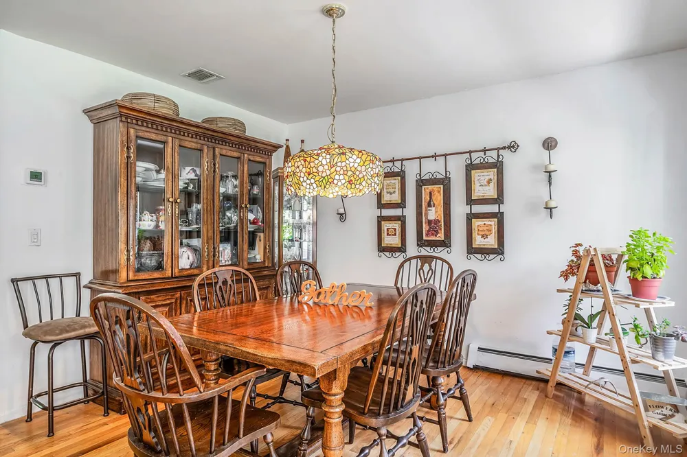 17 Holmes Avenue Eastport, NY 11941