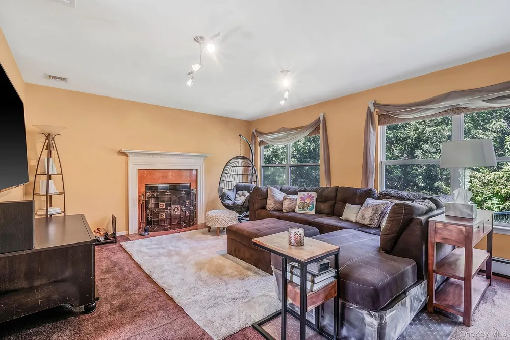 17 Holmes Avenue Eastport, NY 11941