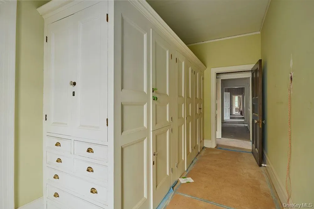 118 Tower Hill Road W Tuxedo Park, NY 10987