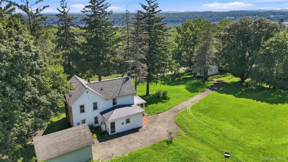 4073 Route 9W Saugerties, NY 12477