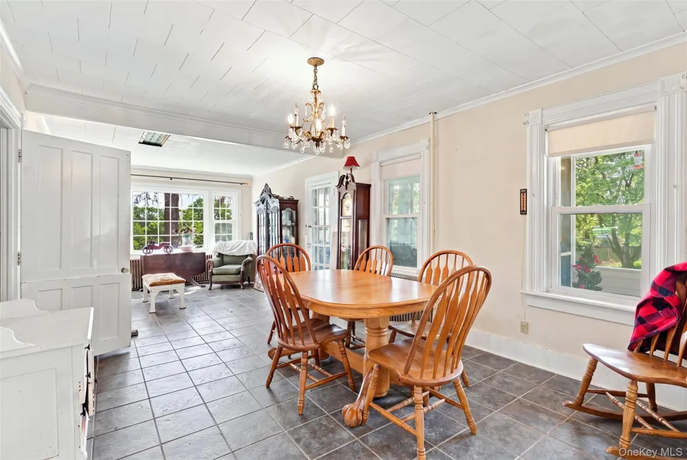 4073 Route 9W Saugerties, NY 12477