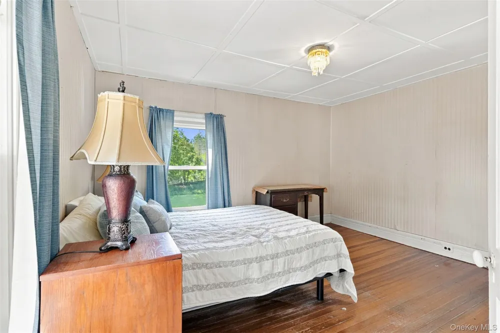 4073 Route 9W Saugerties, NY 12477