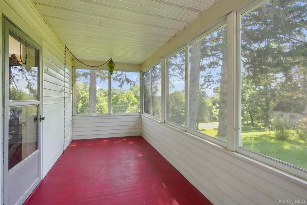 4073 Route 9W Saugerties, NY 12477