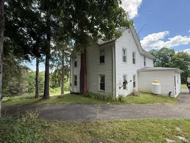 4073 Route 9W Saugerties, NY 12477
