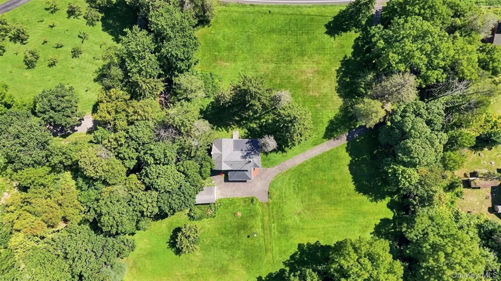 4073 Route 9W Saugerties, NY 12477