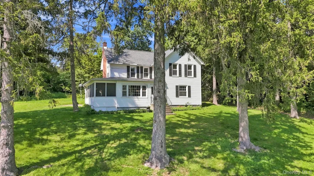4073 Route 9W Saugerties, NY 12477
