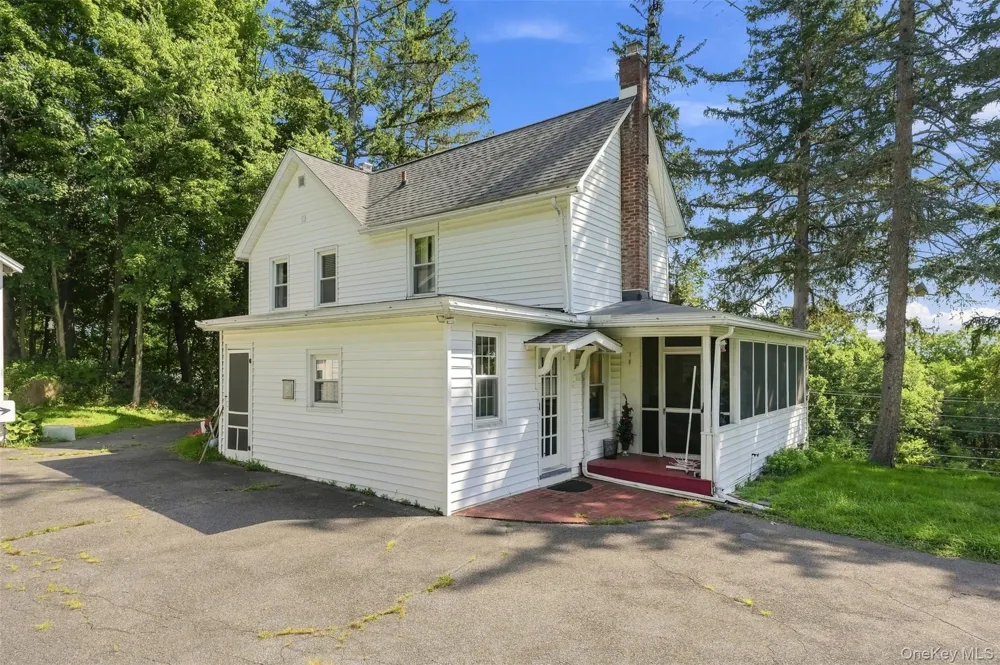 4073 Route 9W Saugerties, NY 12477