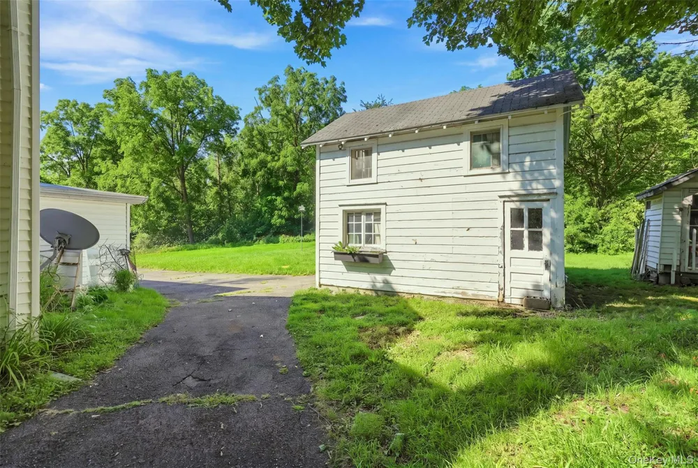 4073 Route 9W Saugerties, NY 12477