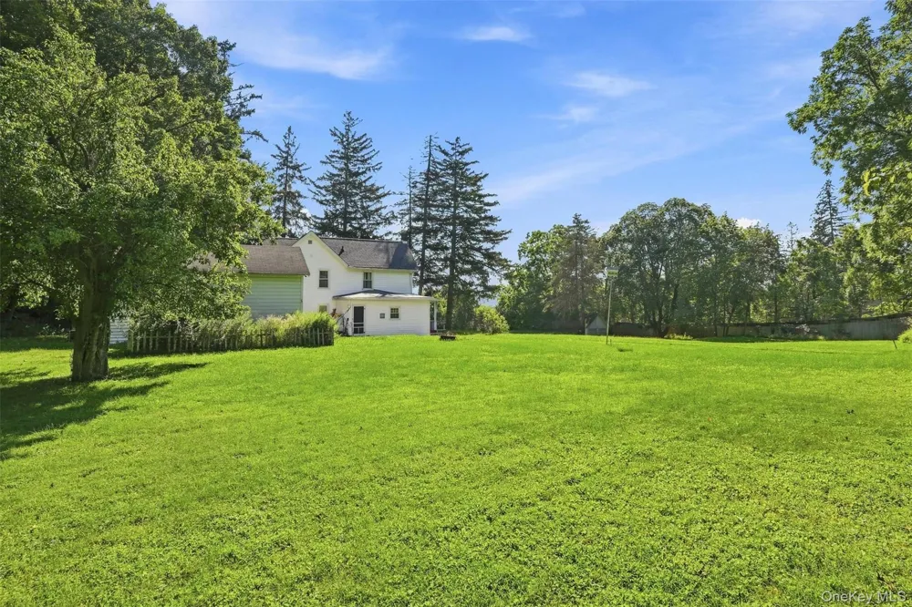 4073 Route 9W Saugerties, NY 12477