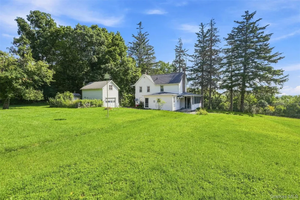 4073 Route 9W Saugerties, NY 12477