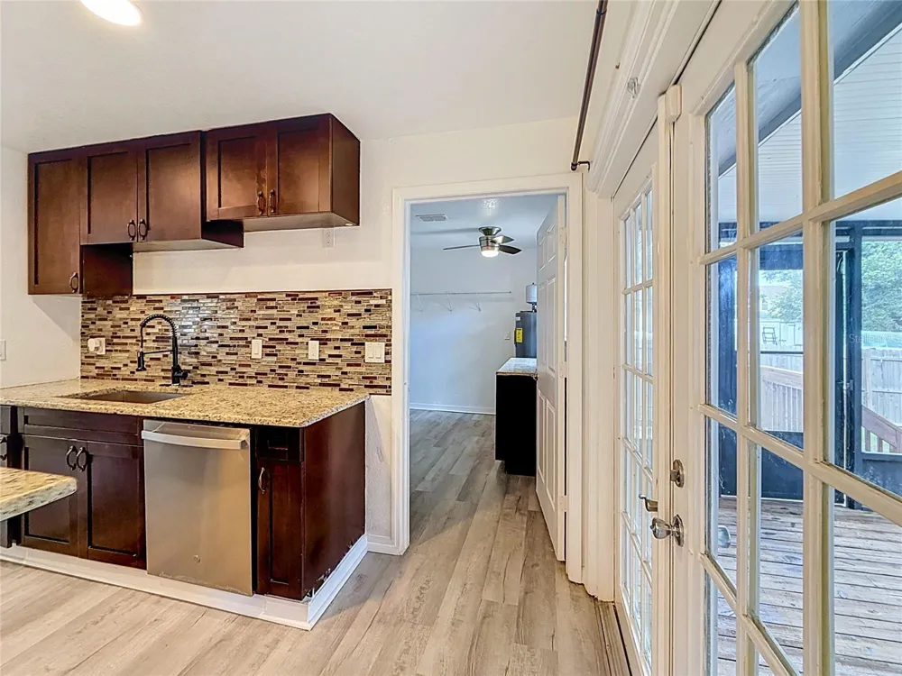 1926 MEADOWRIDGE DRIVE Valrico, FL 33596