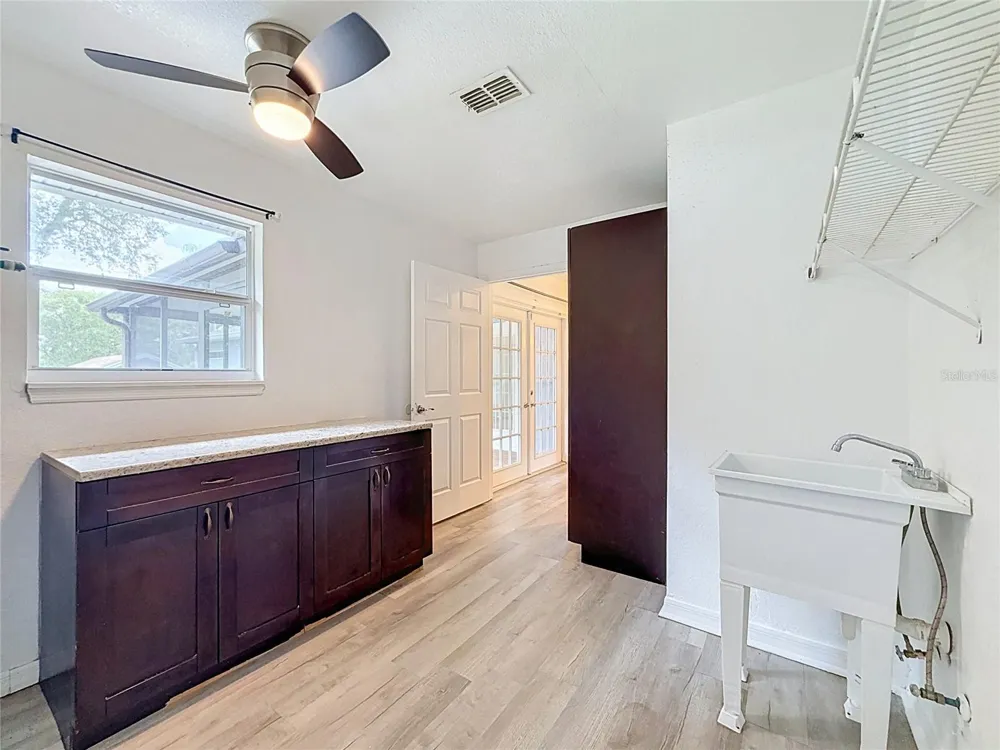 1926 MEADOWRIDGE DRIVE Valrico, FL 33596