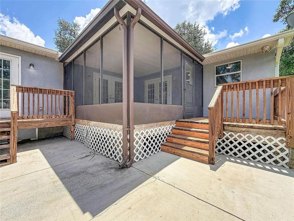 1926 MEADOWRIDGE DRIVE Valrico, FL 33596