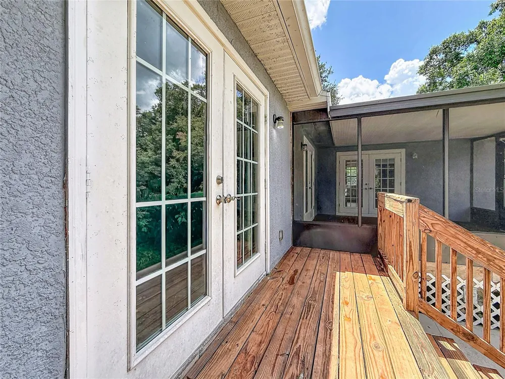 1926 MEADOWRIDGE DRIVE Valrico, FL 33596