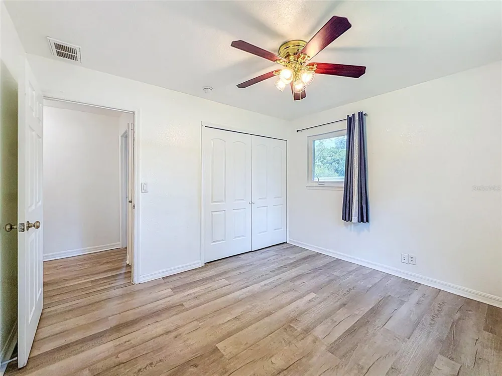 1926 MEADOWRIDGE DRIVE Valrico, FL 33596