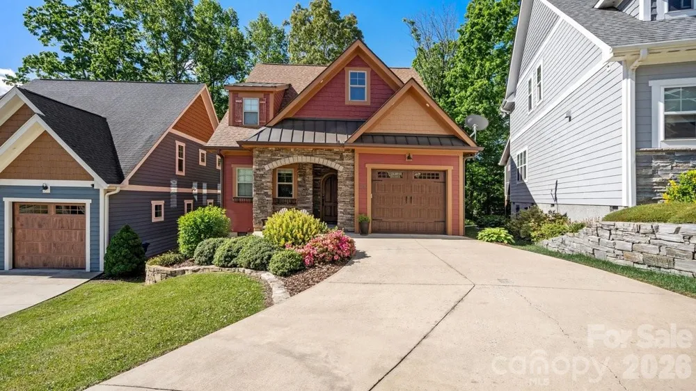 39 Tudor Way Black Mountain, NC 28711