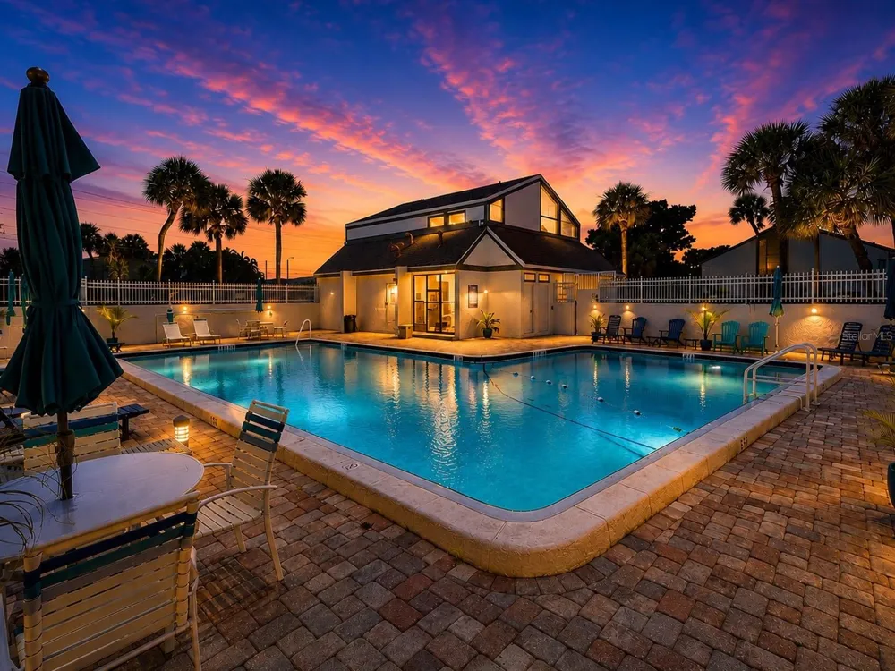 2117 LAKEWOOD CLUB DRIVE S #7-N St Petersburg, FL 33712