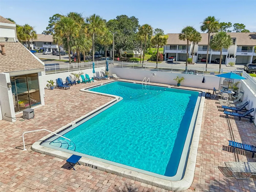 2117 LAKEWOOD CLUB DRIVE S #7-N St Petersburg, FL 33712