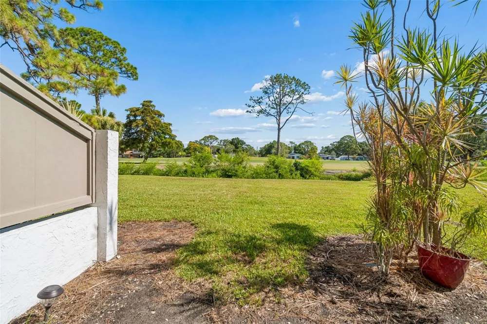 2117 LAKEWOOD CLUB DRIVE S #7-N St Petersburg, FL 33712