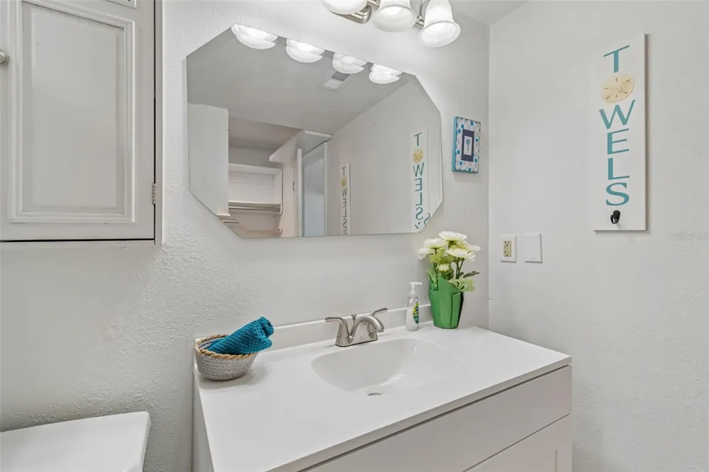2117 LAKEWOOD CLUB DRIVE S #7-N St Petersburg, FL 33712