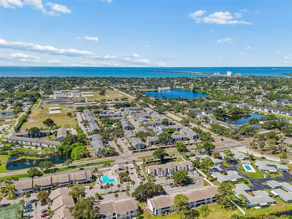 2117 LAKEWOOD CLUB DRIVE S #7-N St Petersburg, FL 33712